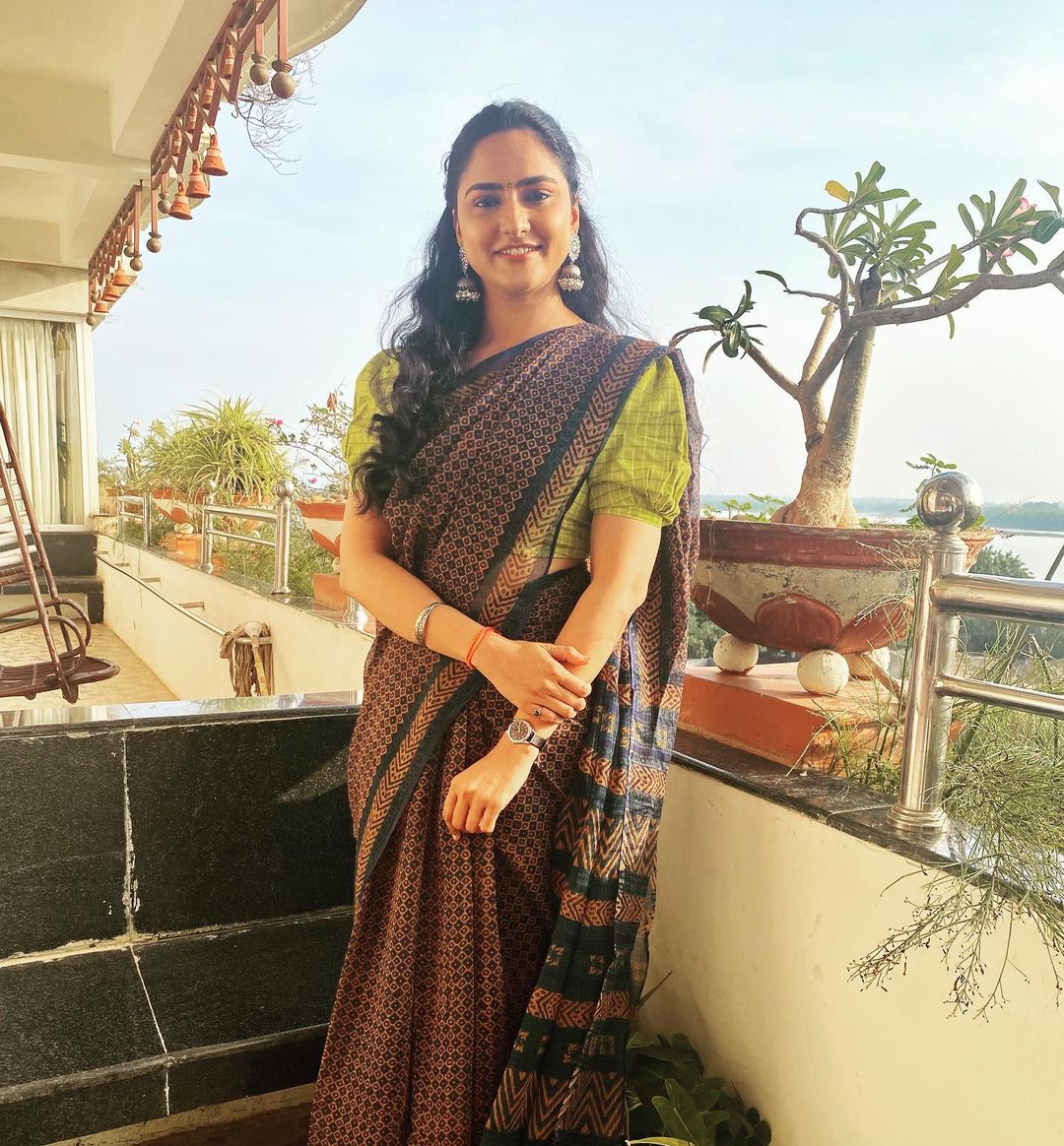 Telugu Tv Anchor Kasi Annapurna Stills in Black Saree